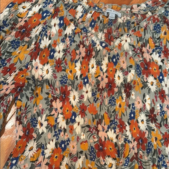 Floral Ruffle Blouse - Picture 4 of 10